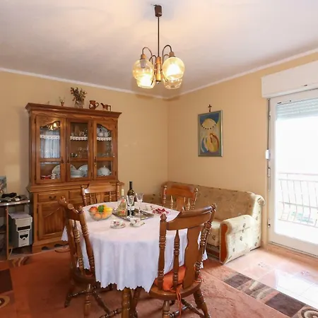Oleander, Three-Bedroom Apartment In Trogir Traù