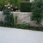 Oleander, Three-Bedroom Apartment In Trogir *
