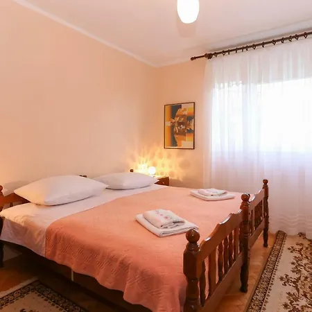 Apartment Oleander, Three-Bedroom Apartment In Trogir Trogir
