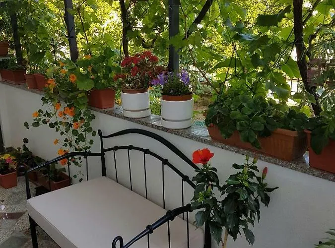 Oleander, Three-Bedroom Apartment In Trogir 트로기르