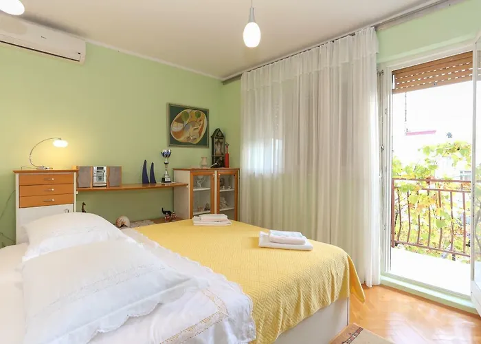 Oleander, Three-Bedroom Apartment In Trogir Apartment *